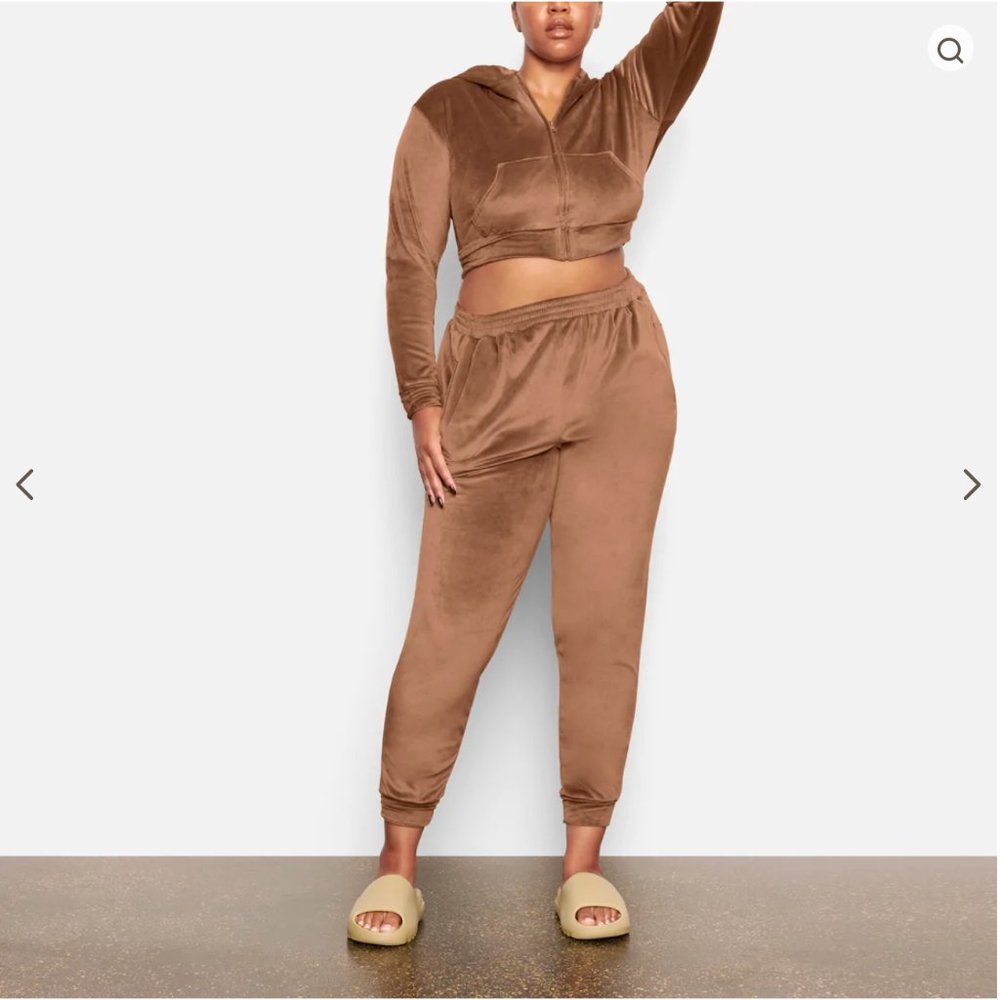 Skims Velour Jogger Sienna - Picture 4 of 4